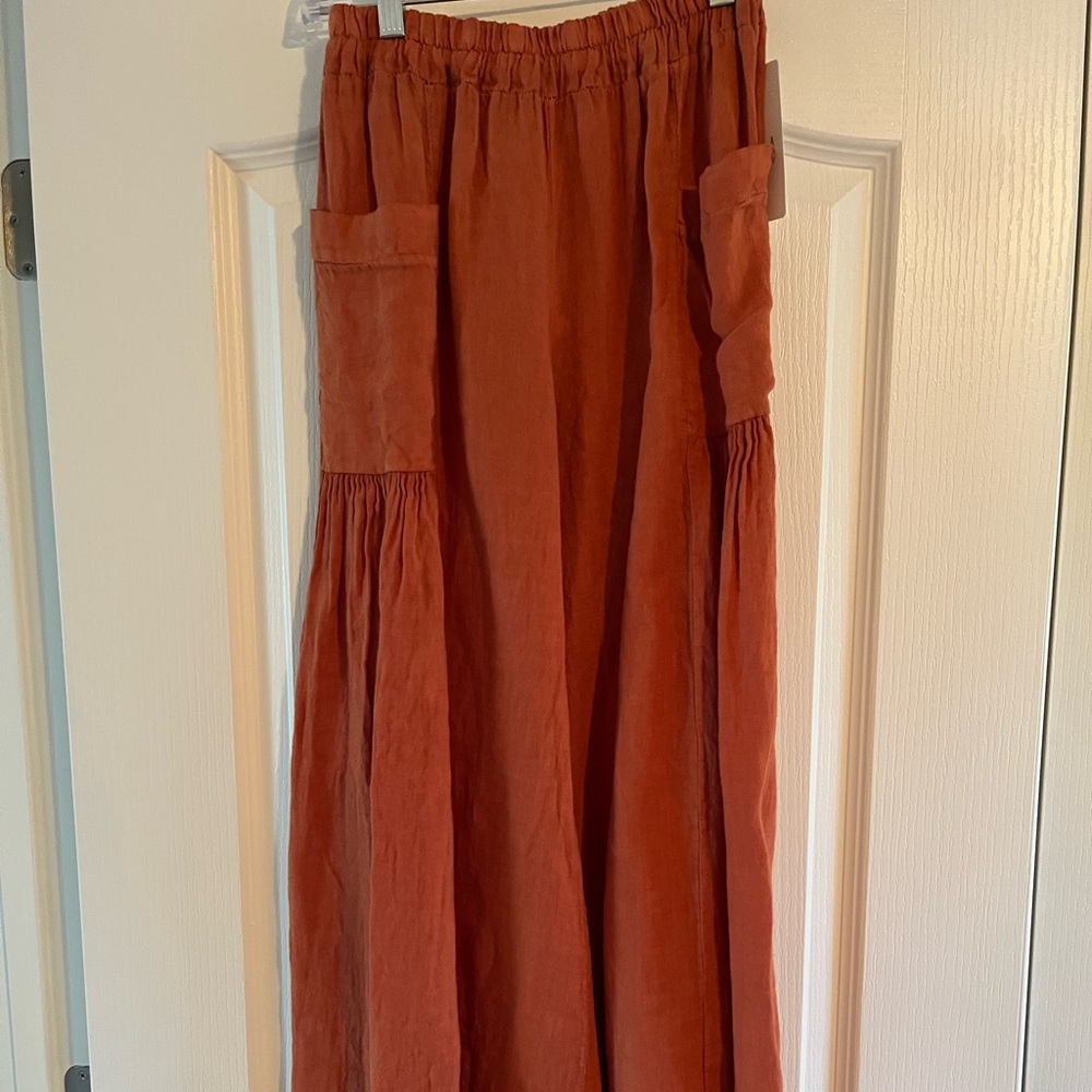 Saga linen pants NWT